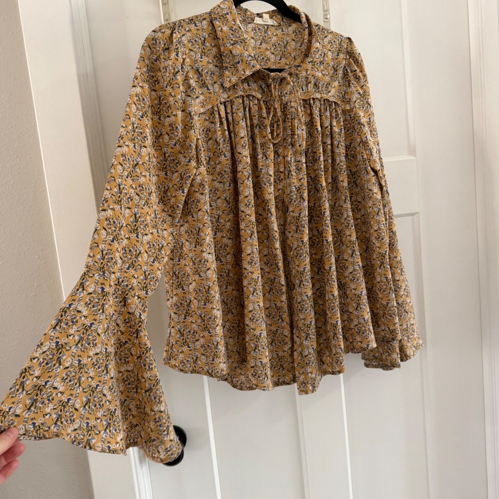 Easel Mustard Yellow Floral Bell Sleeve Babydoll Blouse Top Womens Medium‎ Boho - Picture 4 of 6